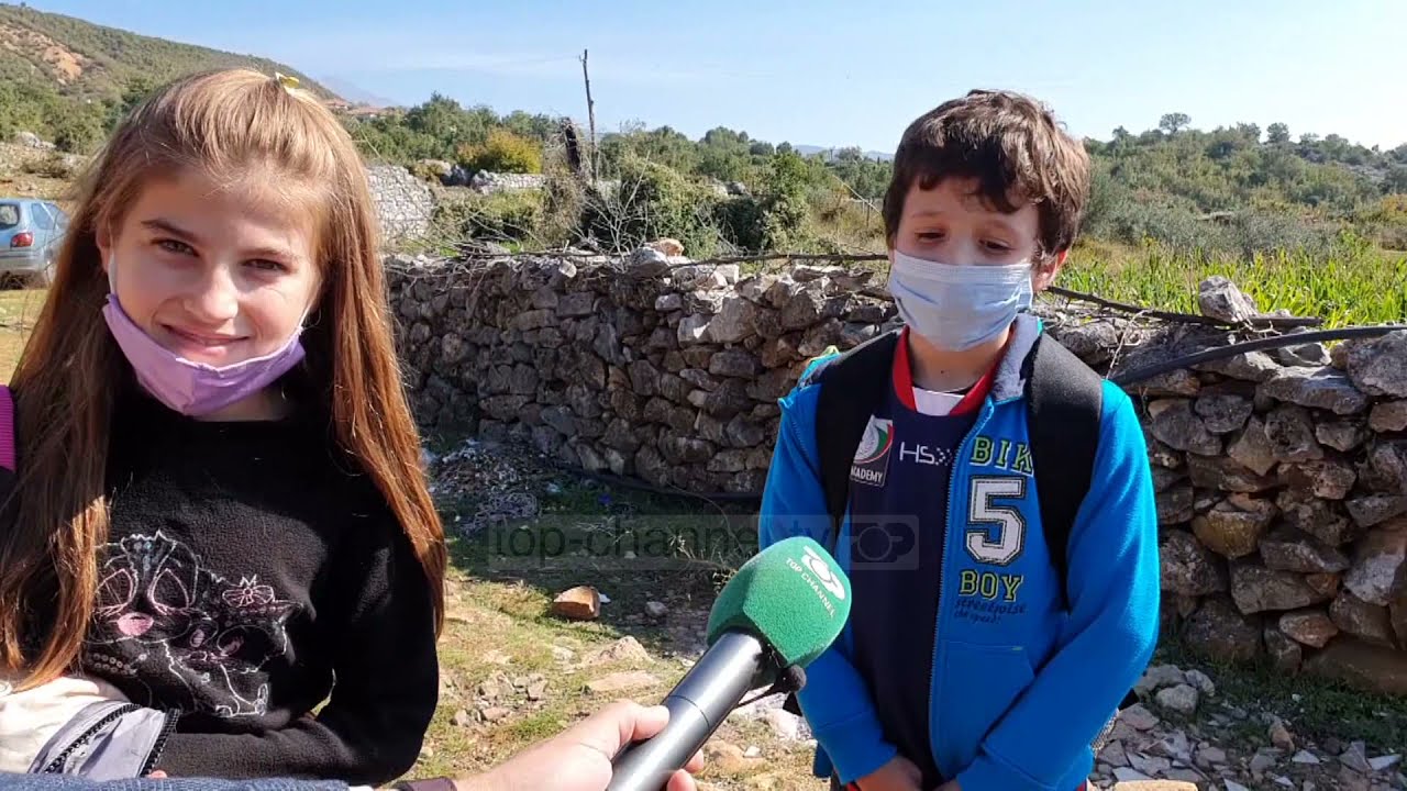 Top Channel/ Rruga e vështirë për në shkollë, fëmijët në Shkodër udhëtojnë 1 orë e gjysmë më këmbë