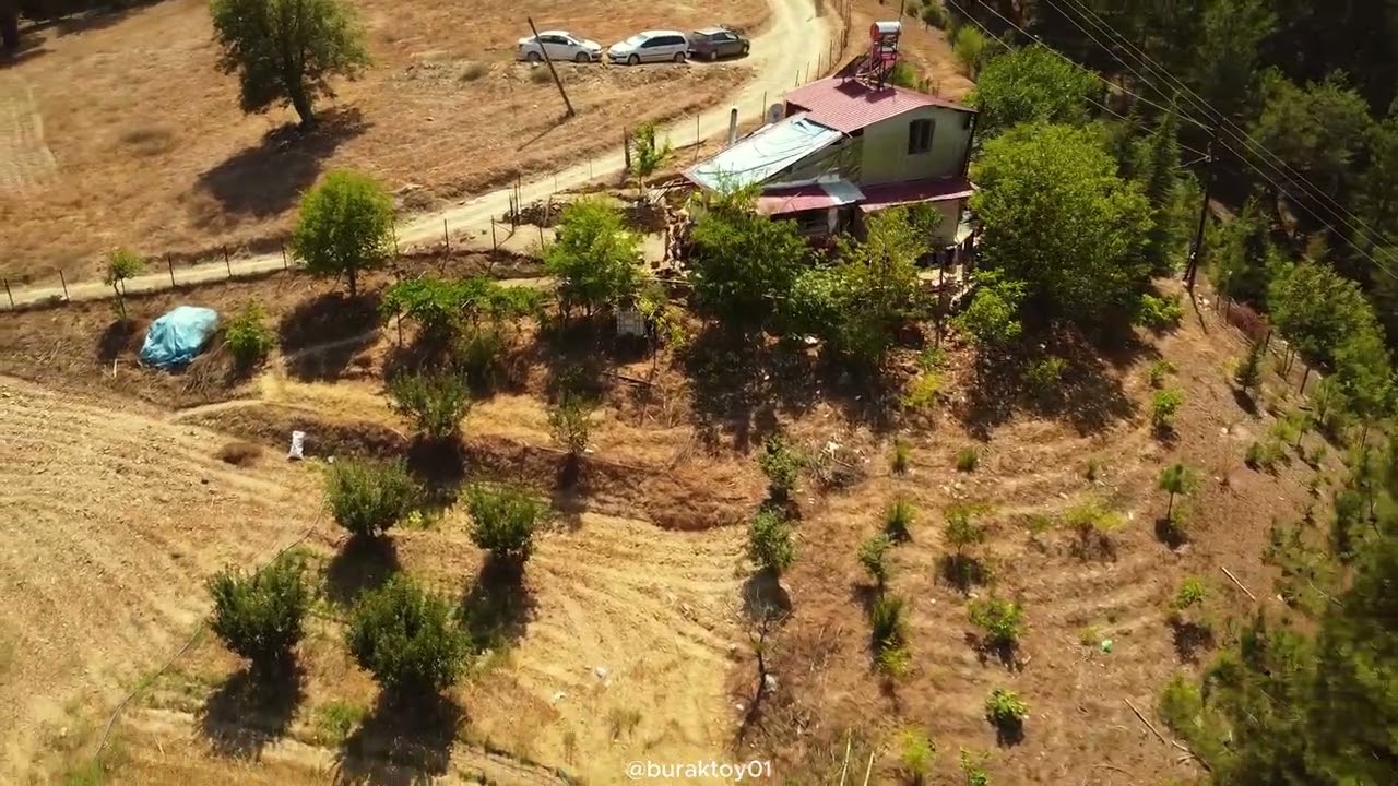 Ormanın İçinde Bir Yayla Evi...#adana #feke#doga#yayla#ırmak #doğa #nature#djiglobal #dağlar#gezgin