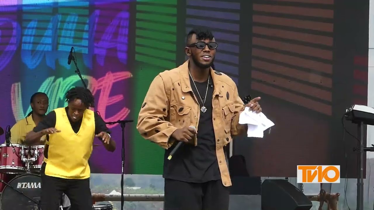 CHRIS EAZY 🔥🔥ABANJE KURI STAGE ABAFANA BAJYA IBICU || IWACU MUZIKA FESTIVAL I NGOMA