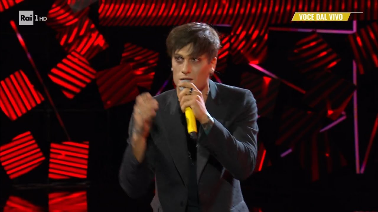 Pierpaolo Pretelli canta 