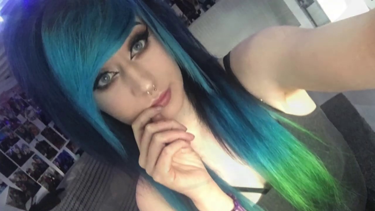 How I style my emo hair!