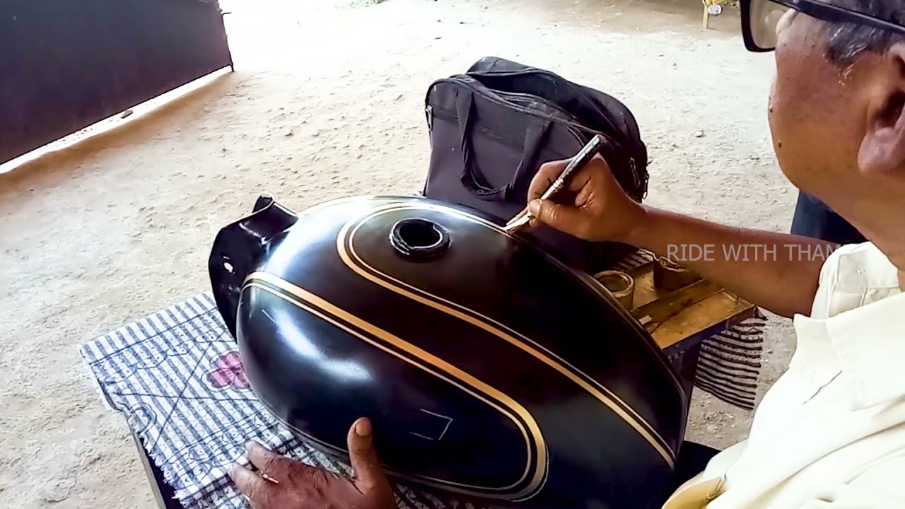 ഇതൊക്കെ ആണ് കഴിവ് | Royal Enfield Fuel Tank Hand Painting in Trivandrum | Tank Pinstriping