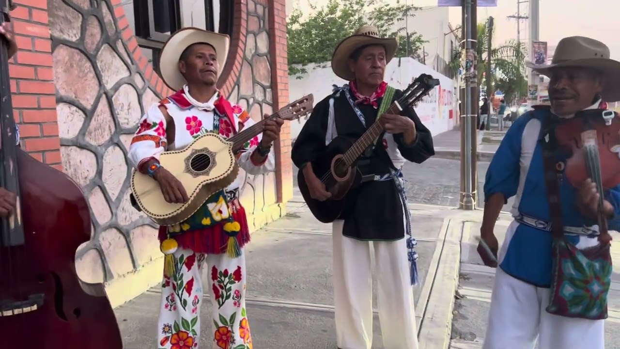 Indígenas Huichol ( Jalpa Zacatecas México)