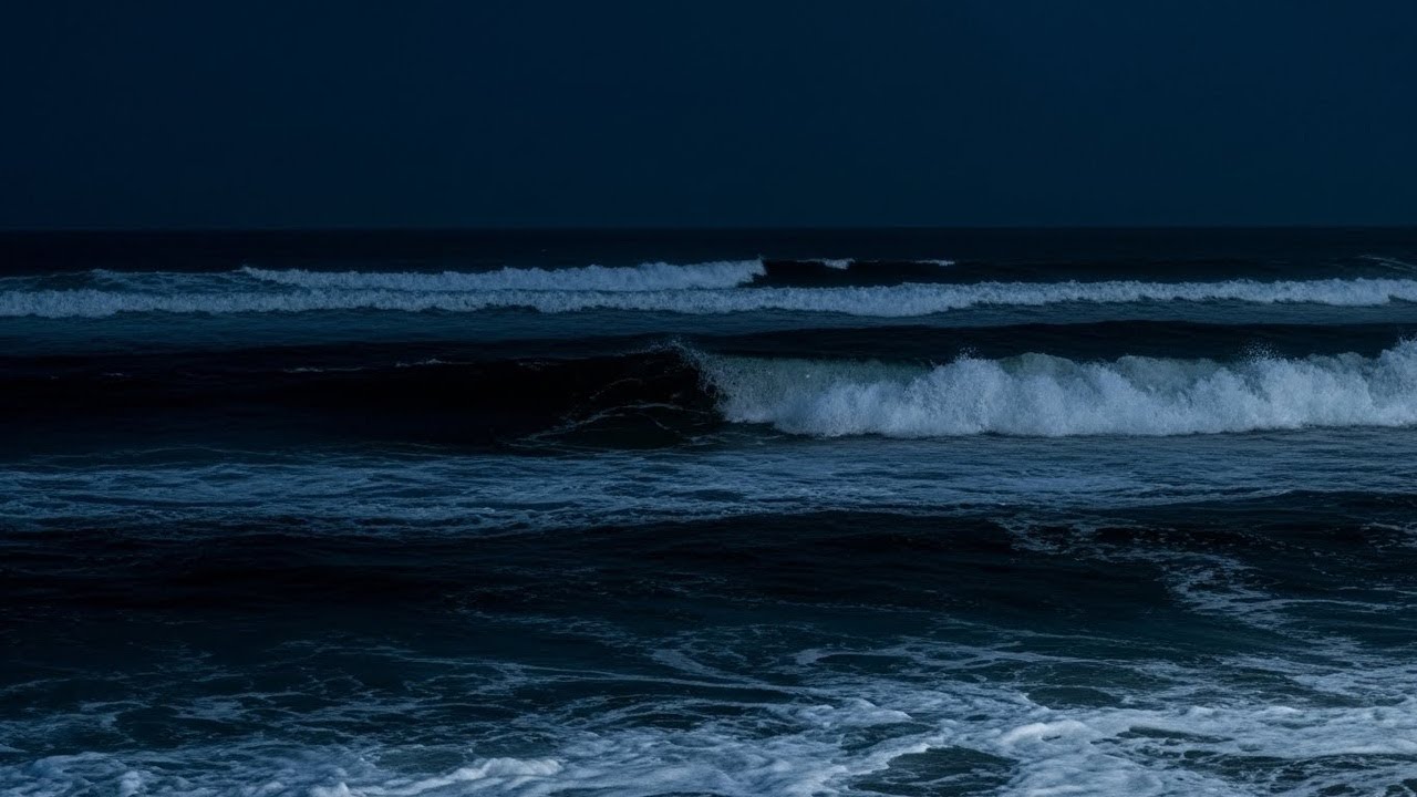 Peaceful Nights with Ocean Waves // Block Distractions (Black Screen)