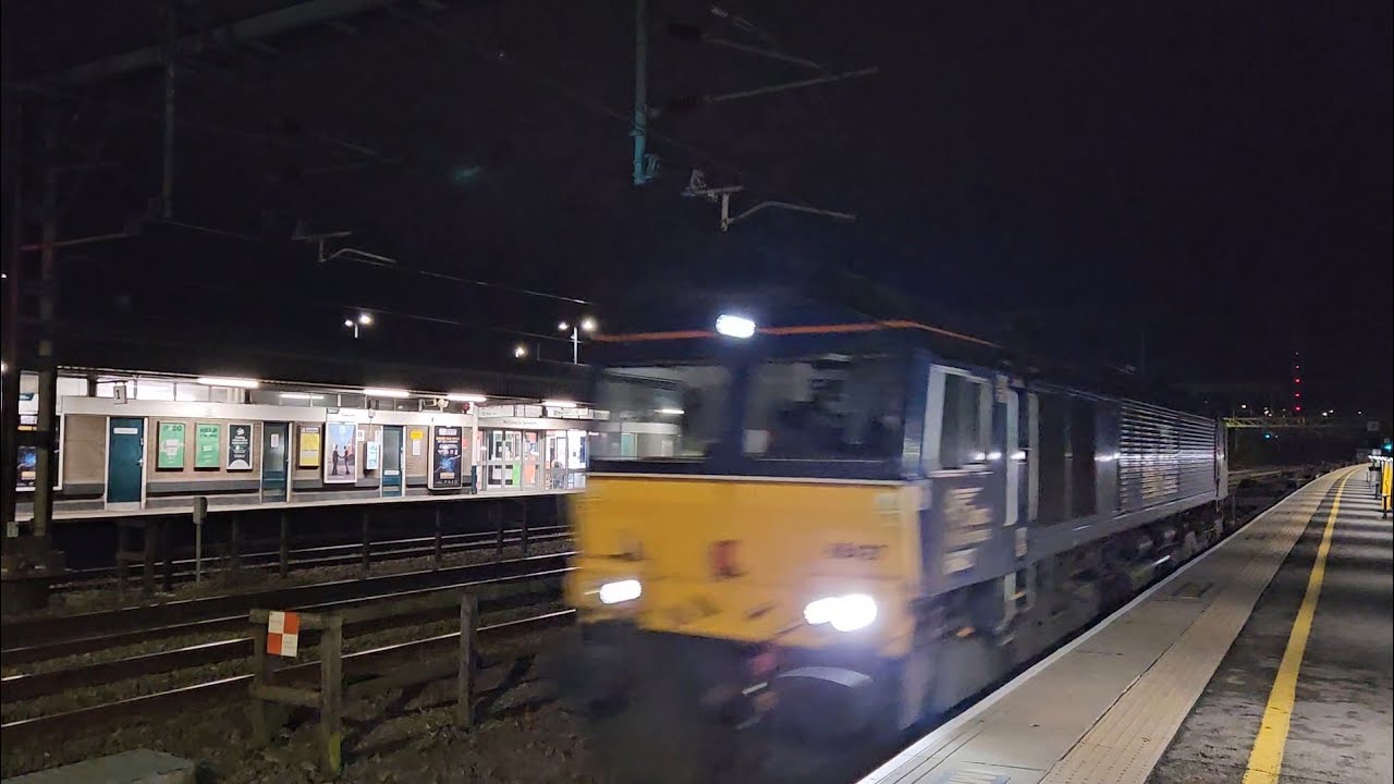 DRS 66427 paasing Tamworth at speed 
