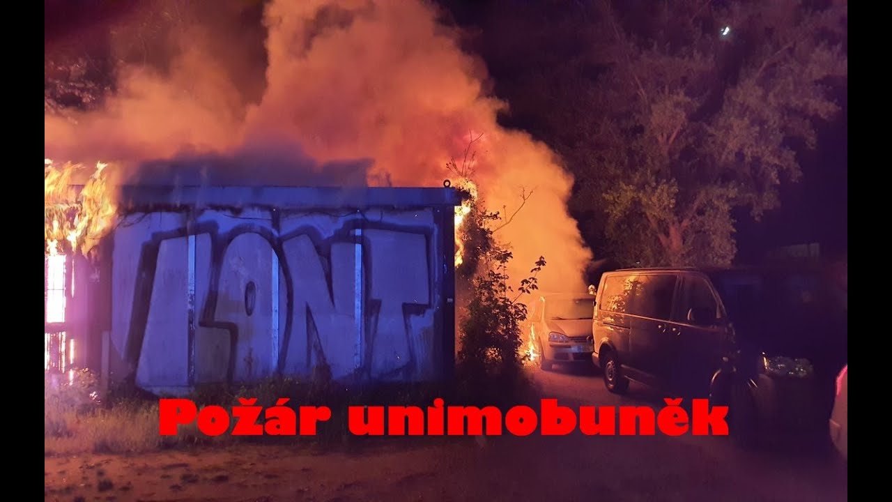 Požár unimobuněk v Brně