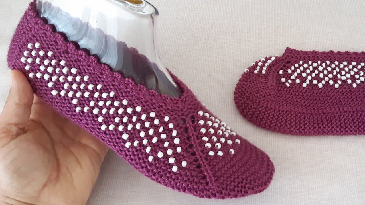 İki Şişle Boncuklu Dikişsiz Kolay Patik Yapımı / Very Easy Knitting Slippees