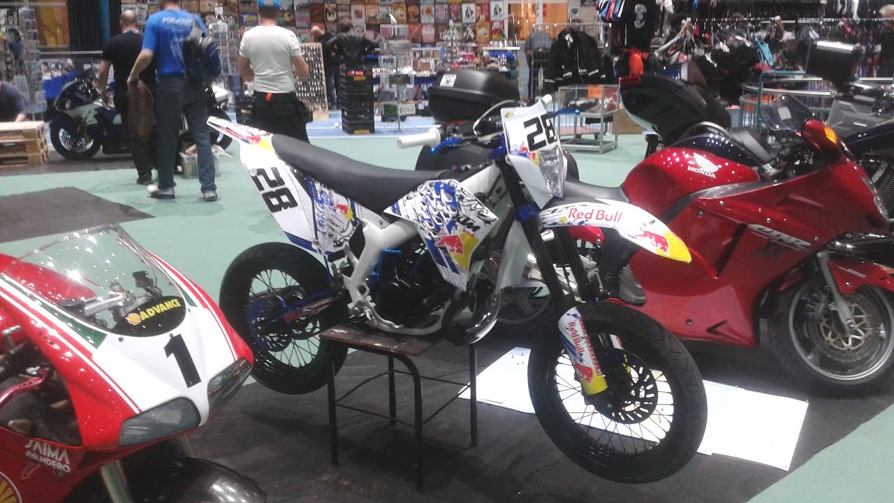 MBK X-limit (Yamaha dt) project with KTM plastics