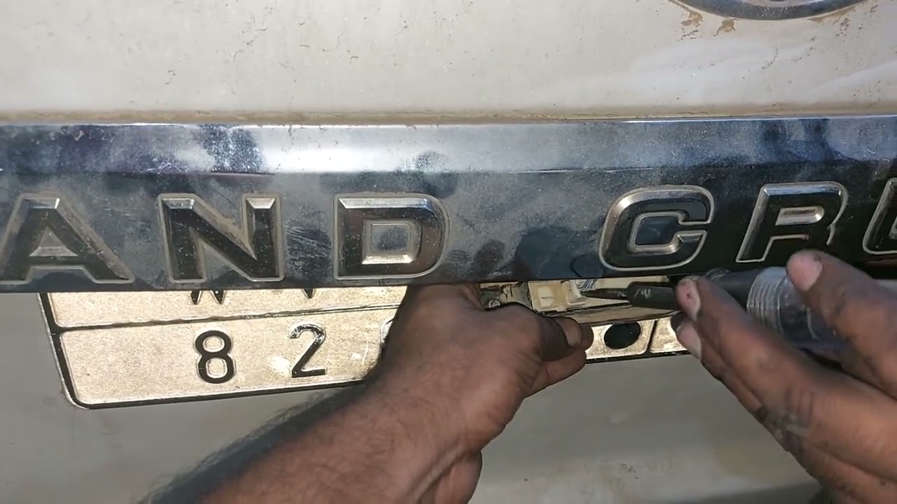 toyota land cruiser trunk back door not working