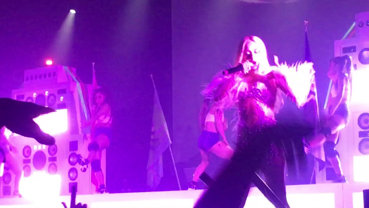 Bad Gyal - Fiebre / Sala Razzmatazz Barcelona 1-12-2019