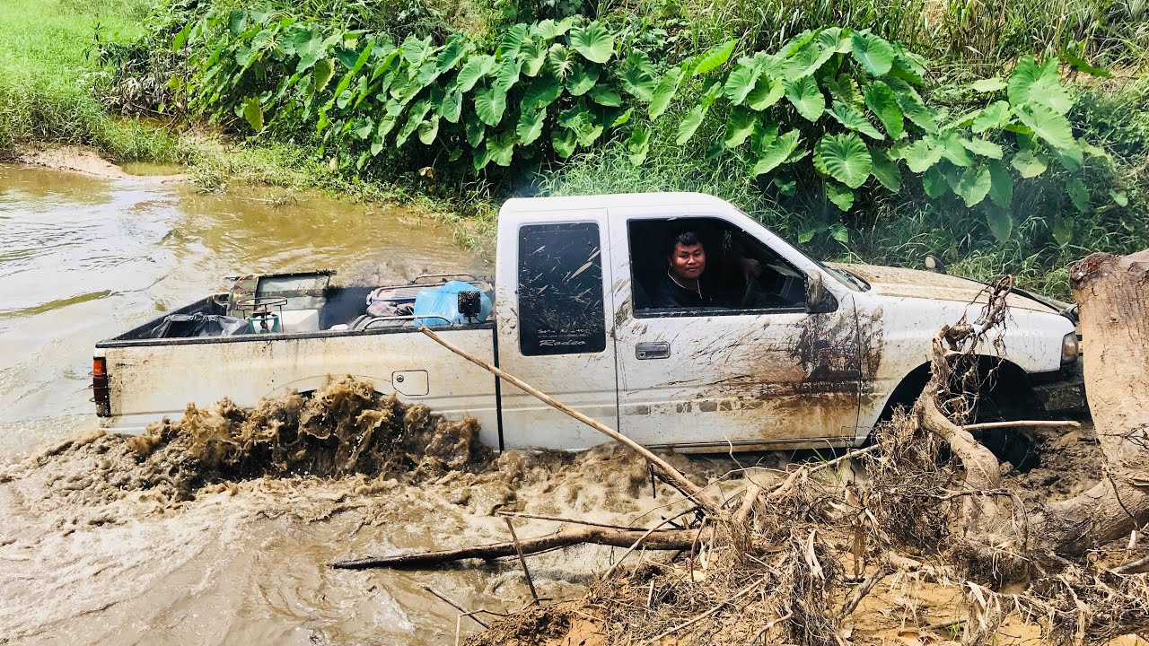 4x4 off road thailand Isuzu Rodeo TFR  ทดสอบสมรรถนะลุยน้ำ ลุยโคลน รถมาช่วยเพลาขาด!!!