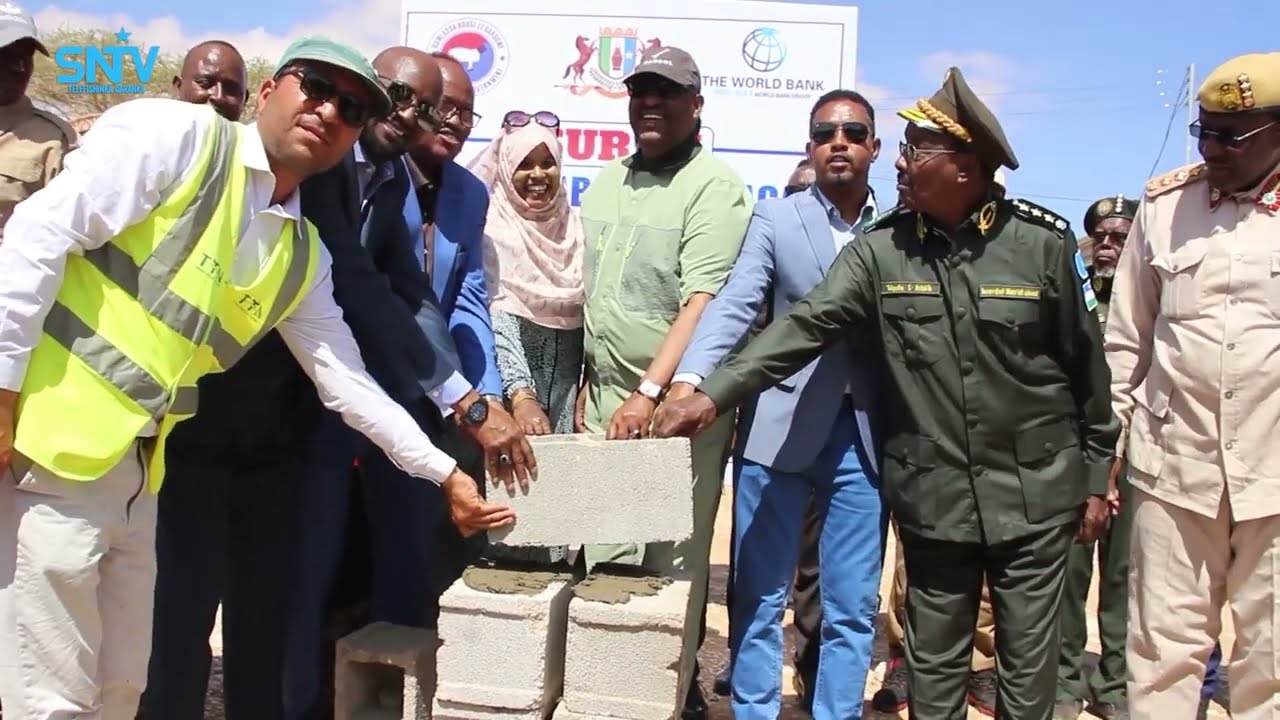 Madaxweynaha Puntland ayaa Xarigga ka jaray Waddooyin Laami ah oo laga hirgaliyay Magaalada Garoowe.