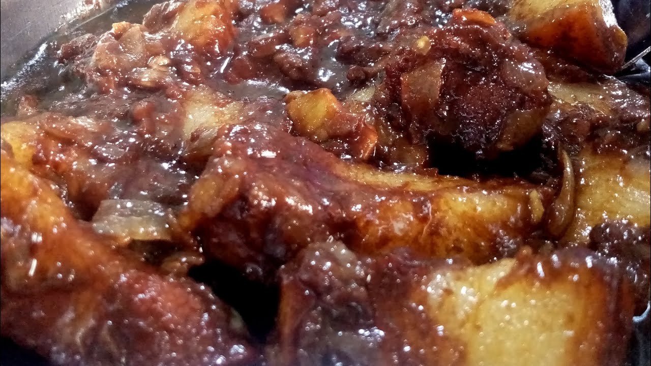 ဝက်သားပုန်းရည်ကြီးချက်နည်း (Pork with black fermented soy paste @suvlogchannel4870)
