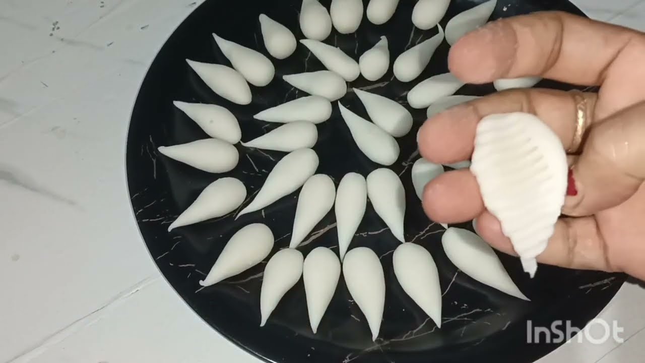চালের গুড়ি  দিয়ে রসে ভরা ঝিনুক পিঠা একবার বাড়িতে ট্রাই করে দেখবেন দারুন মজা মাত্র দুইটি উপকরণে###