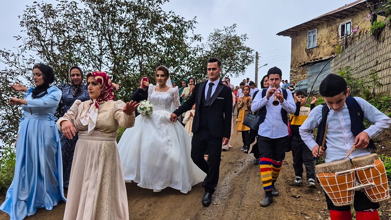 Amazing Cooking at a Traditional Iranian Village Wedding