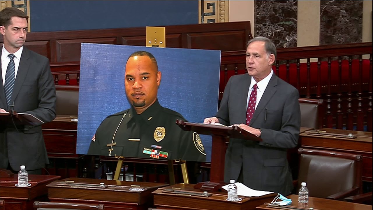 Senators Boozman and Cotton Honor Pine Bluff Fallen Detective