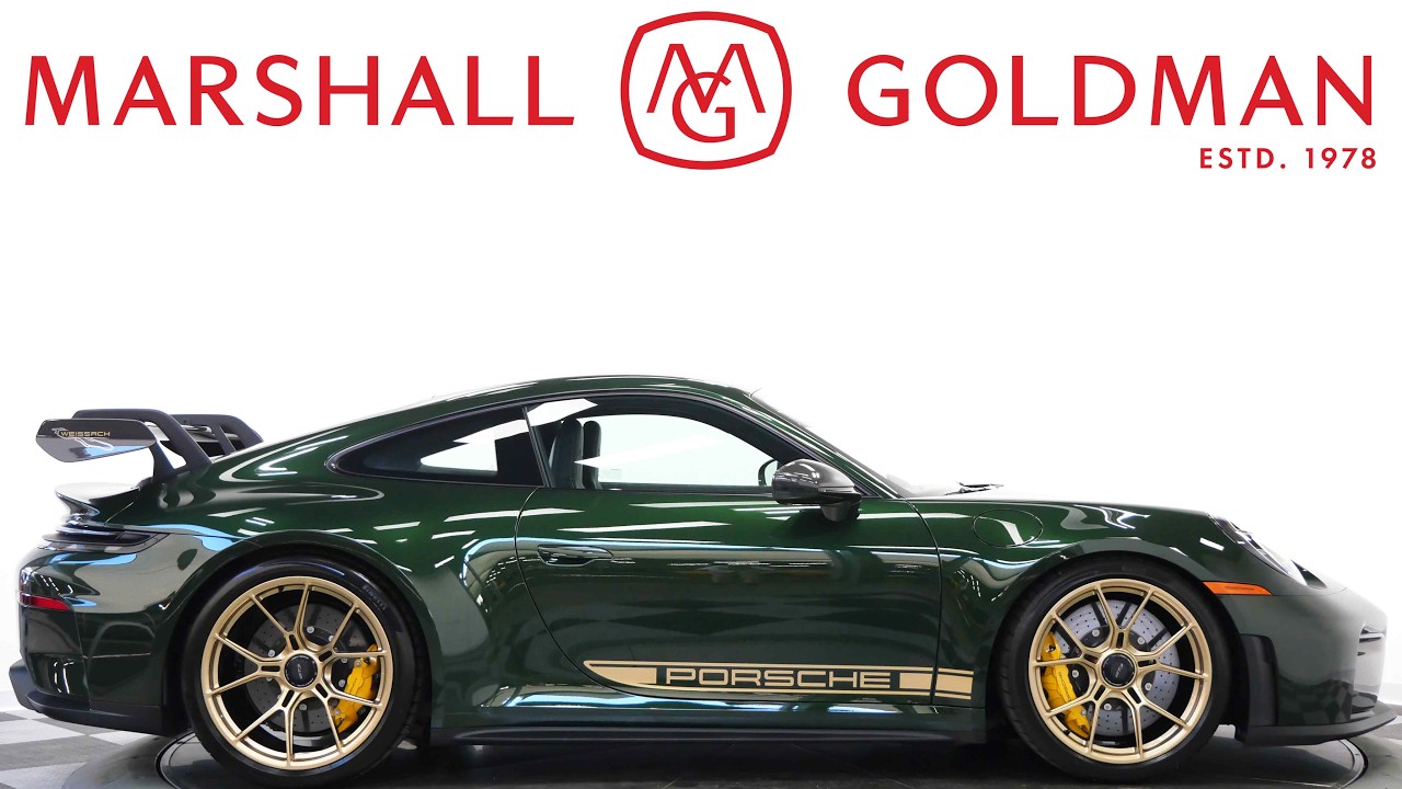 Продается Porsche 911 GT3 2026 года выпуска, цвет Oak Green Metallic Neo, салон черный.