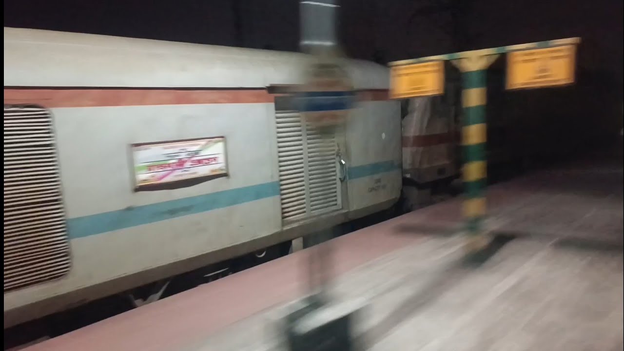 Race between Sealdah Rajdhani and Howrah Bardhaman main line local between Shaktigarh and Bardhaman