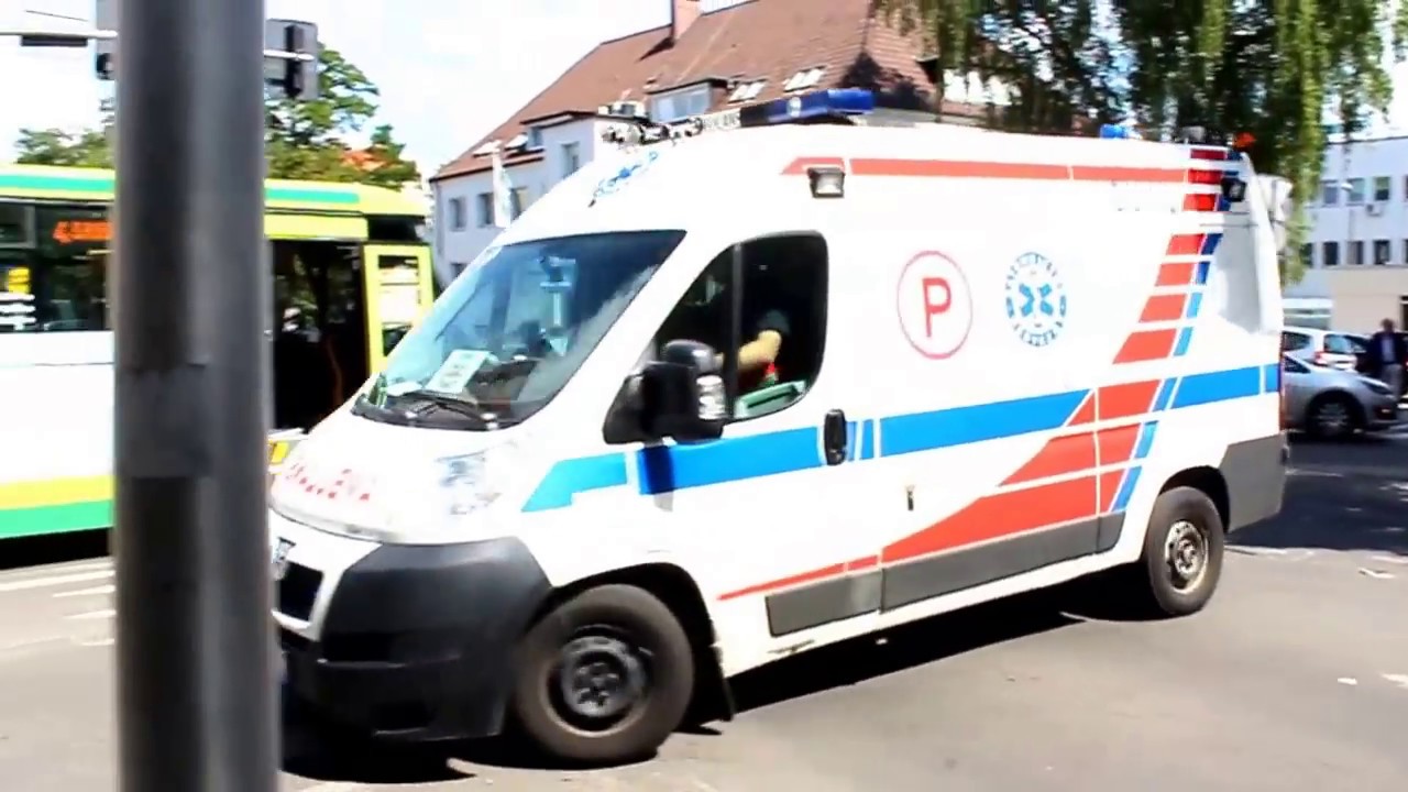 Zderzenie Volkswagena z autobusem w centrum Bolesławca