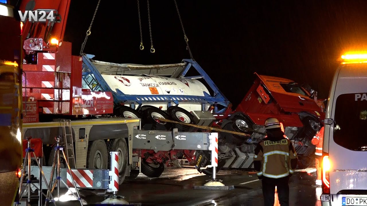 VN24 — Автоцистерна с опасными грузами перевернулась на автостраде А1