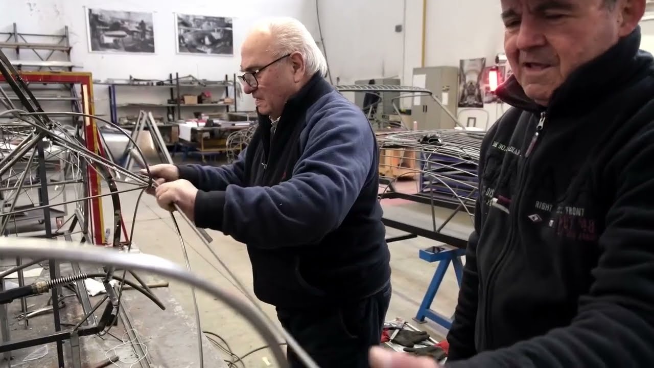 Gli scultori della velocità: i Maestri Carrozzieri modenesi al lavoro
