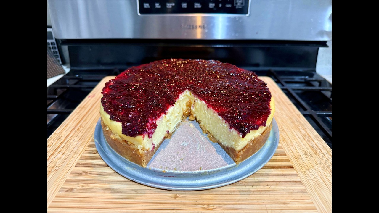 🫐🍰 EP 598 | white chocolate lemon cheesecake with biscoff cookie crust and a mixed berry compote! 🍰🫐