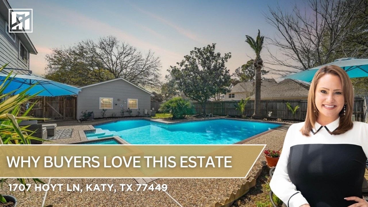 Discover This Gorgeous Estate Home in Williamsburg Settlement With a Pool