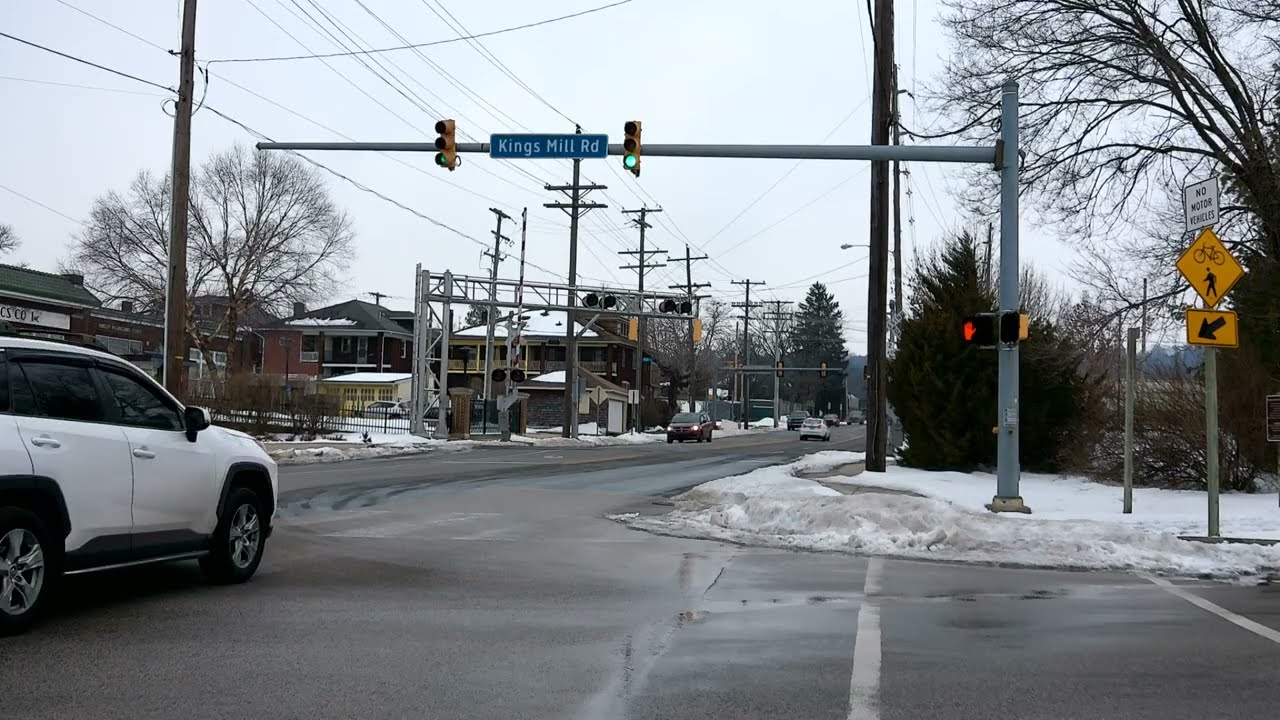 Traffic Lights in York, PA (Grantley Rd & Kings Mill Rd)