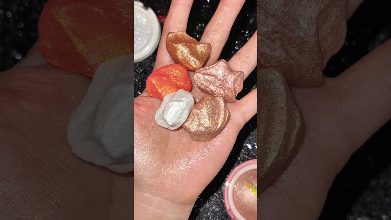 Blend five shades and you get a totally unique, blinding highlighter&mdash;one of a kind! ✨🔥 ID: 122516207