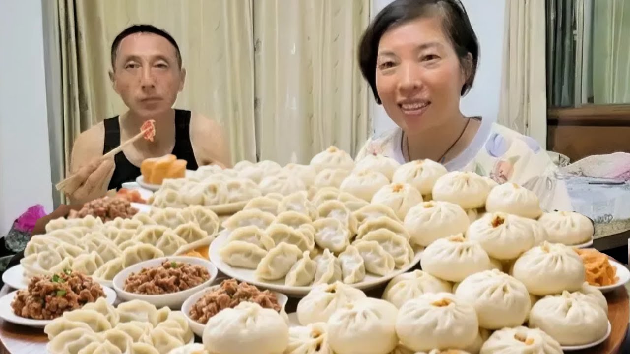 老妈和烫面做蒸饺，牛肉萝卜馅贼啦香，儿女在父母身边就是幸福 #记录真实生活 #乡村美食