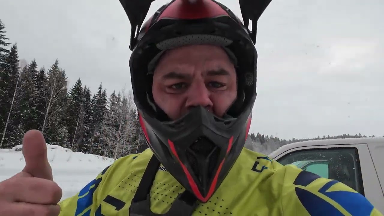 Underbara sn&ouml; sp&aring;r s&aring; som enduro skall vara p&aring; vintern