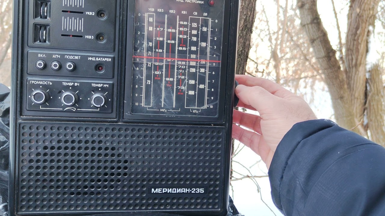 Meridian 235. USSR radio. MW & LW. Cishinau Moldova. 16:00.(2) 2.