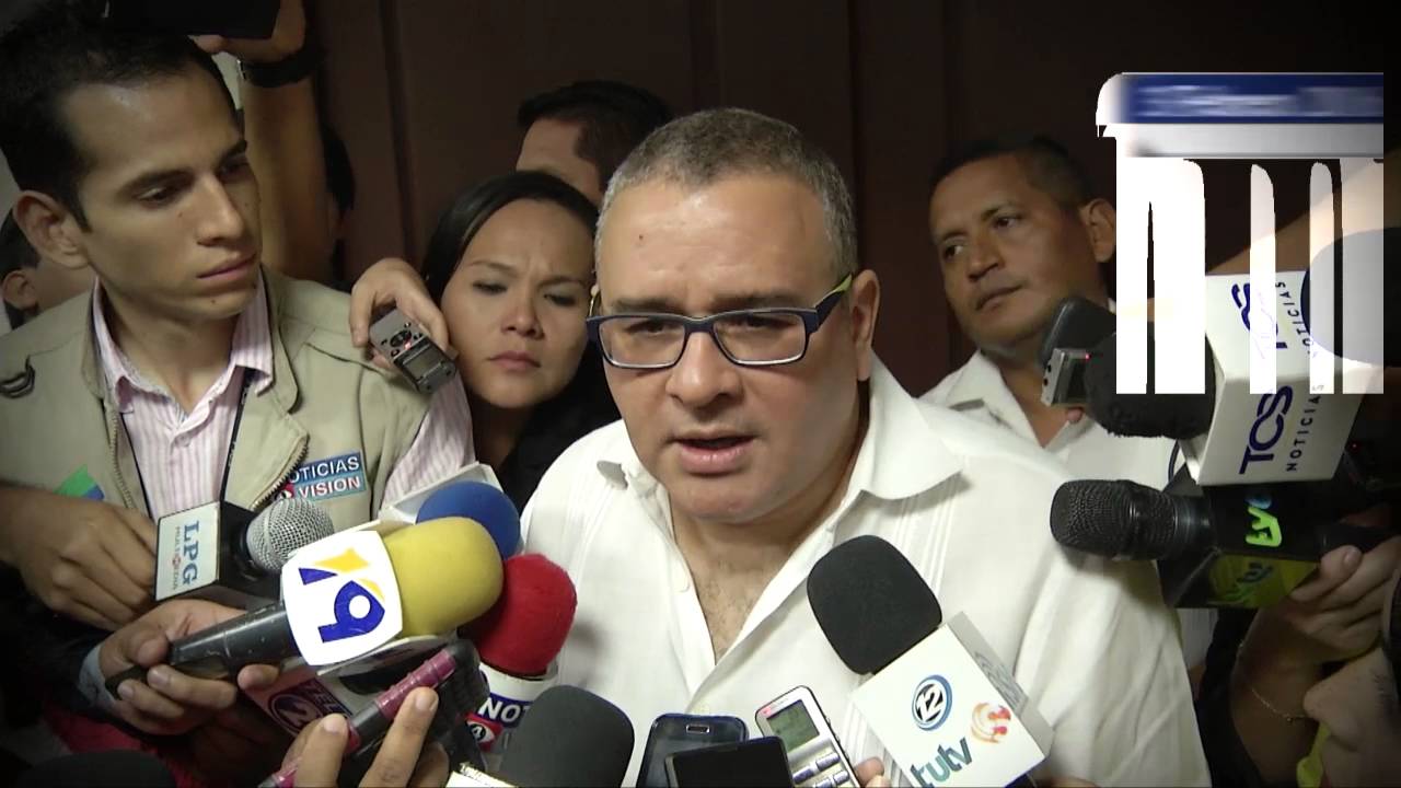 Prostitutas entraron a divertir a pandilleros a penales durante la tregua @angela_TCS
