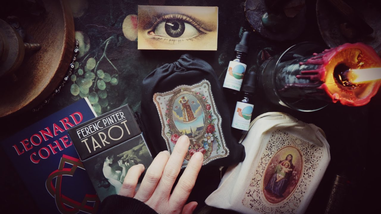 Living A Mystical Life // TAROT ROUNDUP