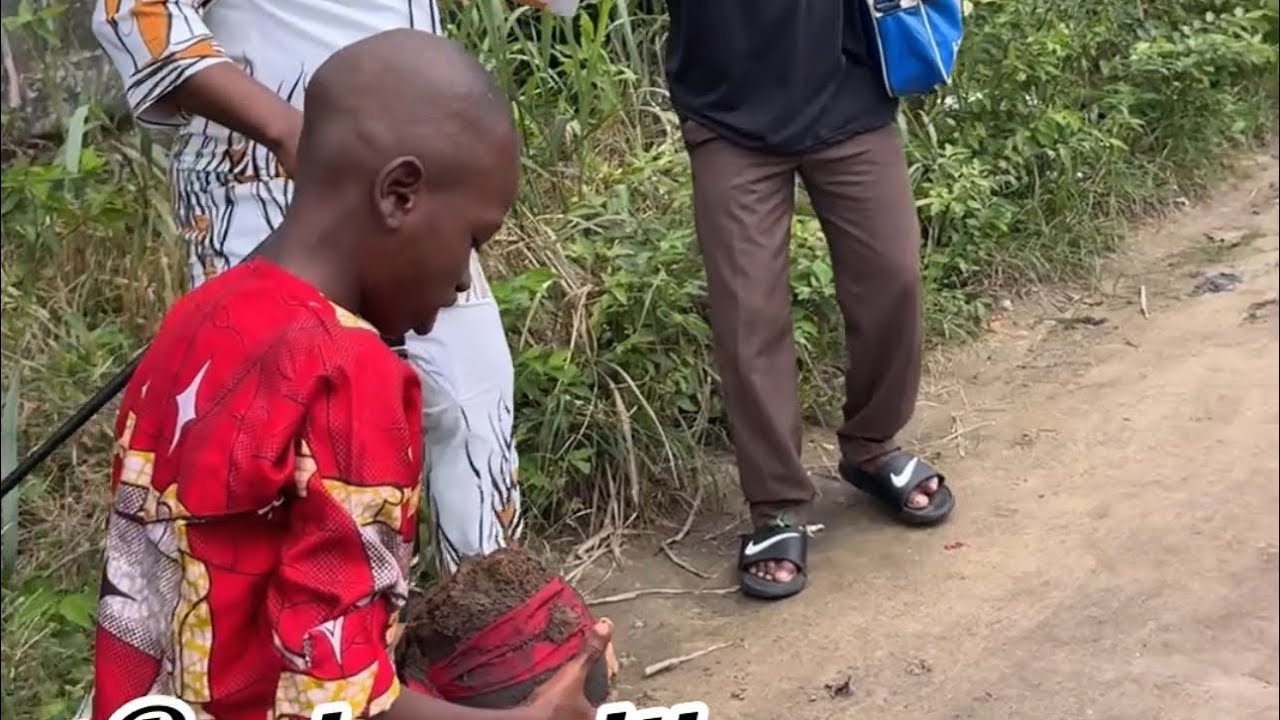 From Uk to prison,just becus of what they buried in front of ￼his uncompleted building.God of Dakuku