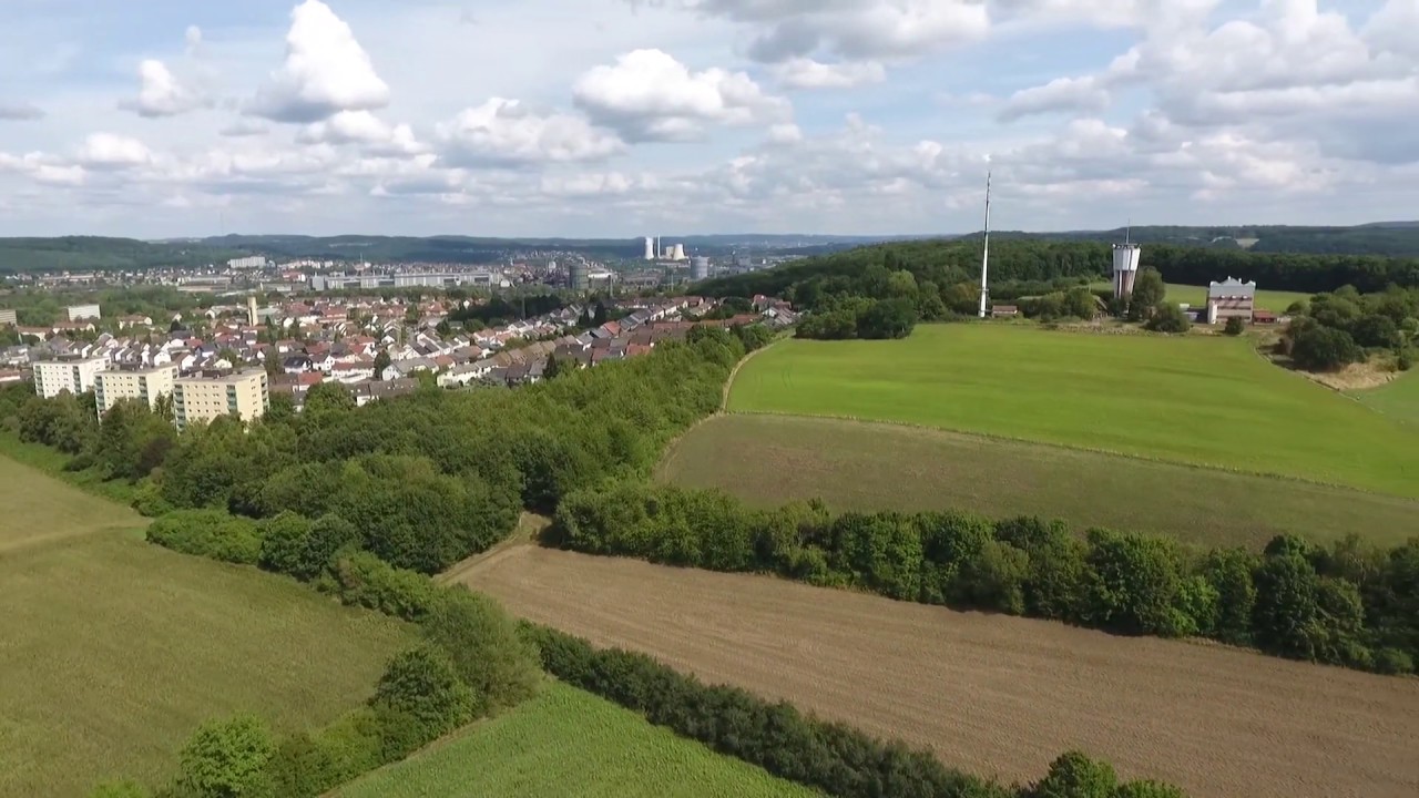 Mit dem DJI Phantom 4 am Wasserturm in Wehrden