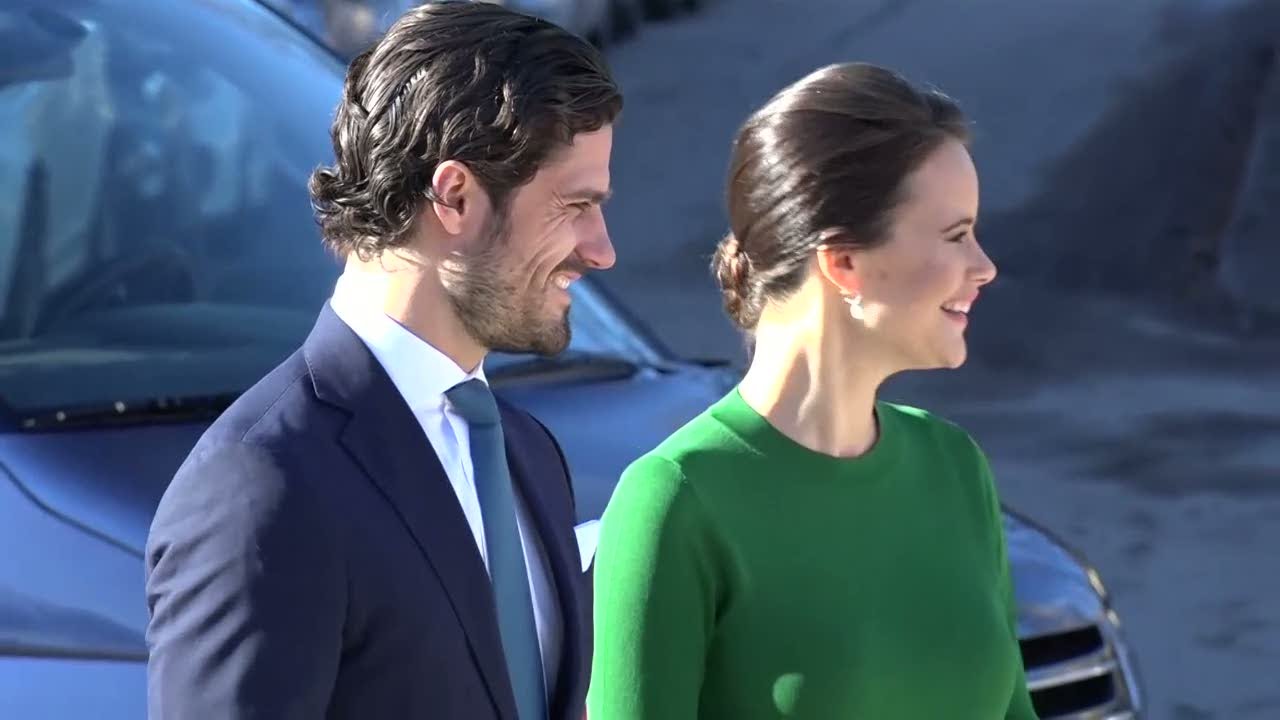 Sofia och Carl Philip besökte Husby - Nyheterna (TV4)