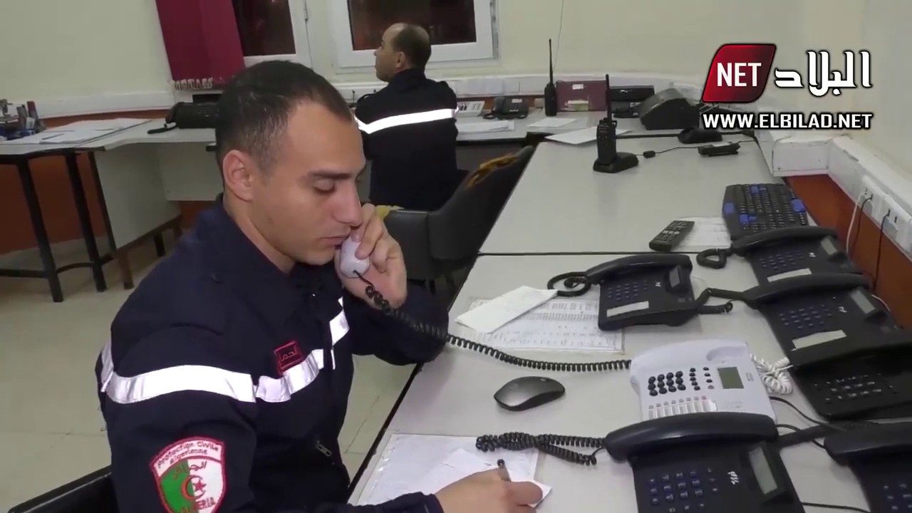شاهد عناصر الحماية المدنية مجندين لخدمة المواطن يفطرون في مكاتبهم و جاهزون للتدخل في اي لحظة