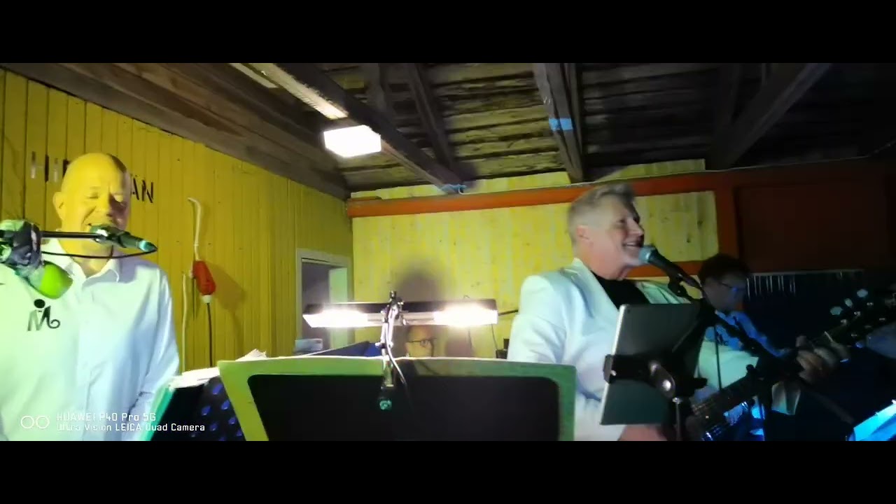 Ari Klem & The Moobs - Kaukainen Maa