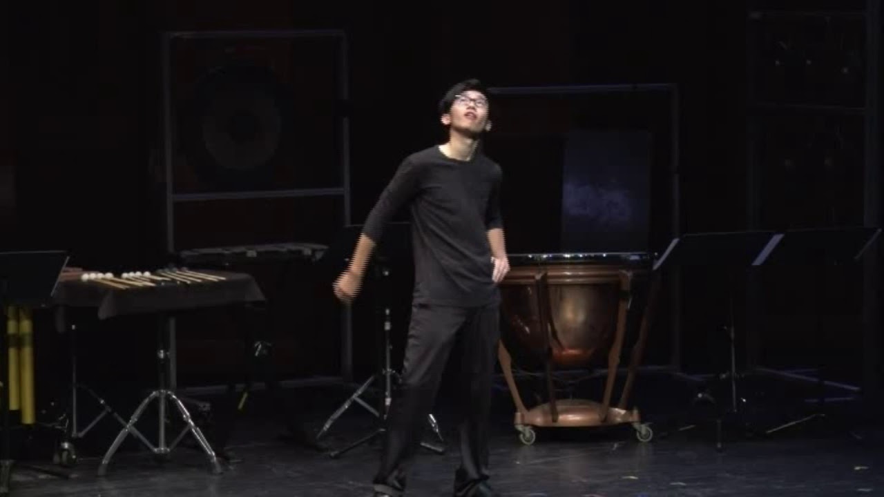 Ceci n'est pas une balle performs by Chen Yi