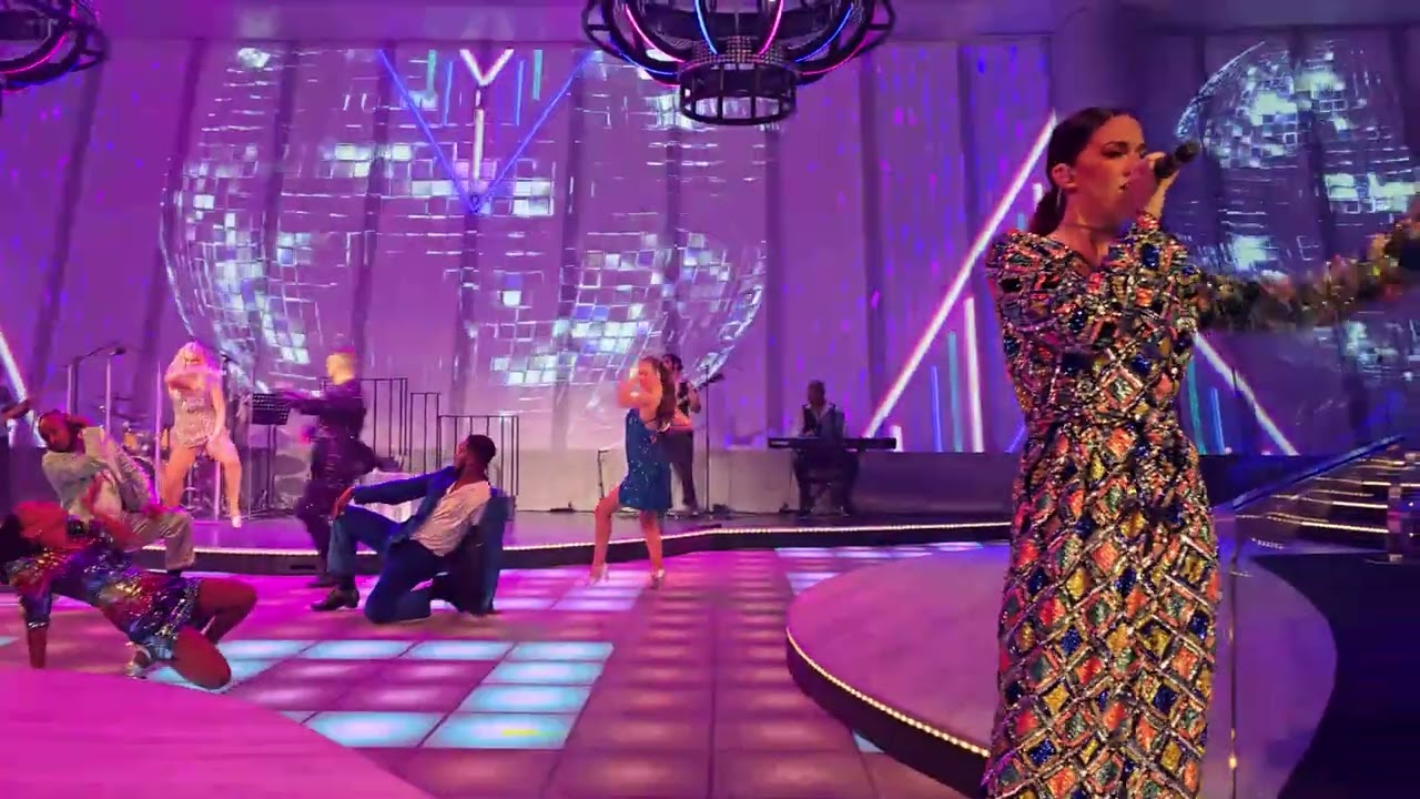[4K] MSC World Europa Deck 7 Panorama Lounge performance (2025/05) @RondrequelMcCloud  ​