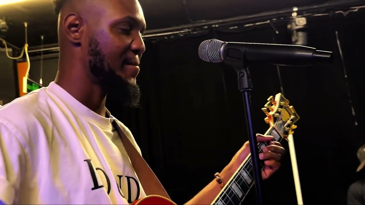 Femi Leye - Smile (Live) ft The Jazz Replublic