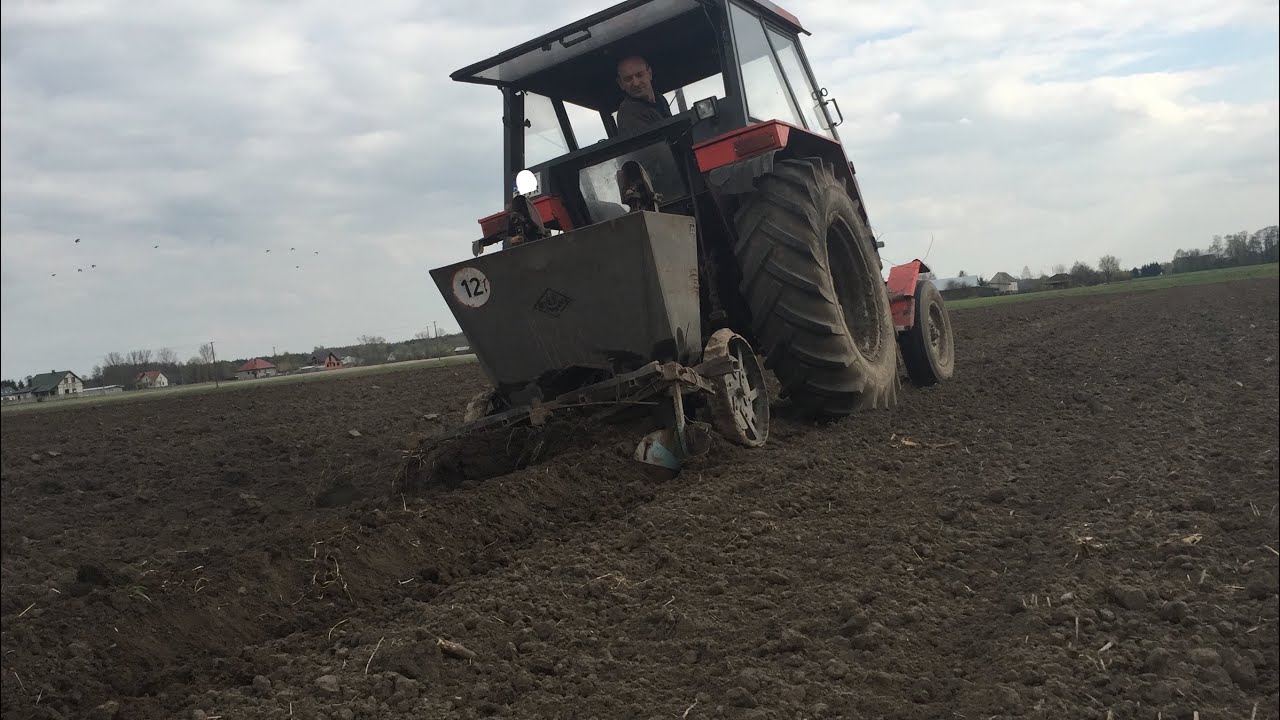 ☆ Wiosna 2016 ☆ Sadzenie ziemniaków ☆ ( Zetor 7011 )㋡