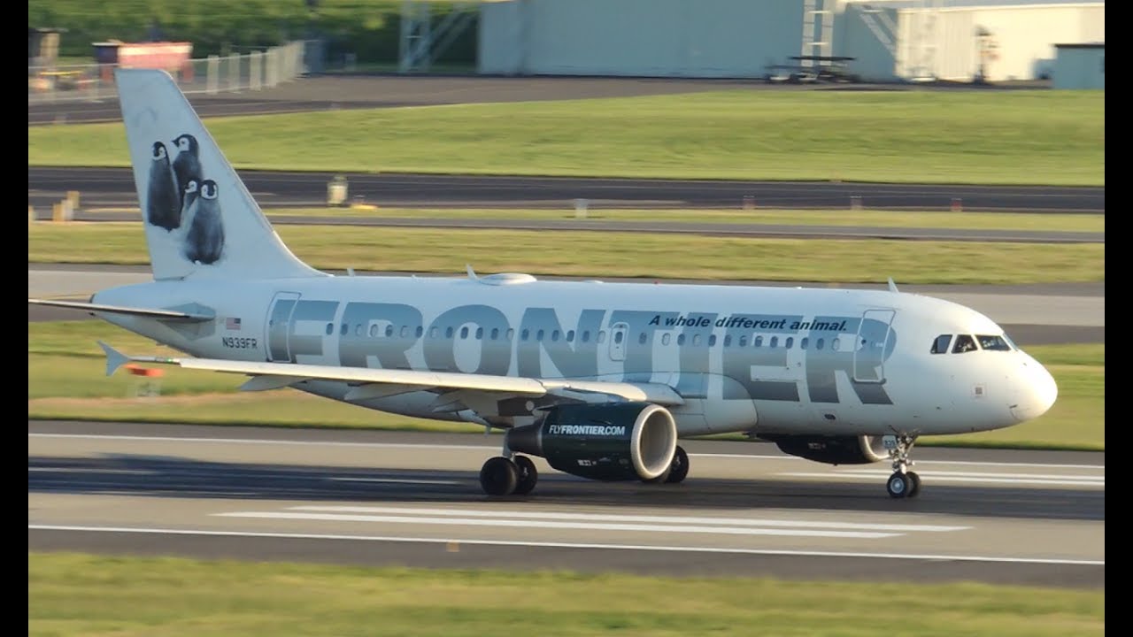 Frontier Airlines Airbus A319-111 [N939FR] takeoff from PDX