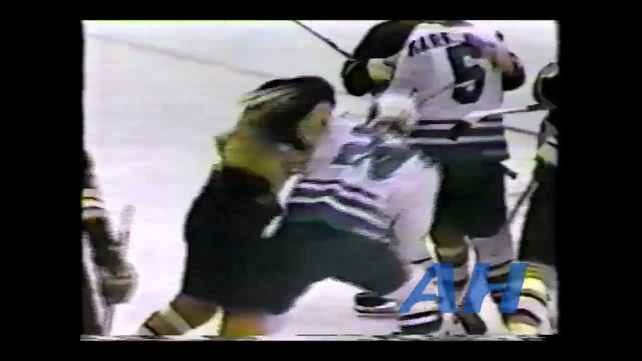 NHL Jan. 30, 1982 Hartford Whalers v Boston Bruins (R) Chris Kotsopoulos v Wayne Cashman