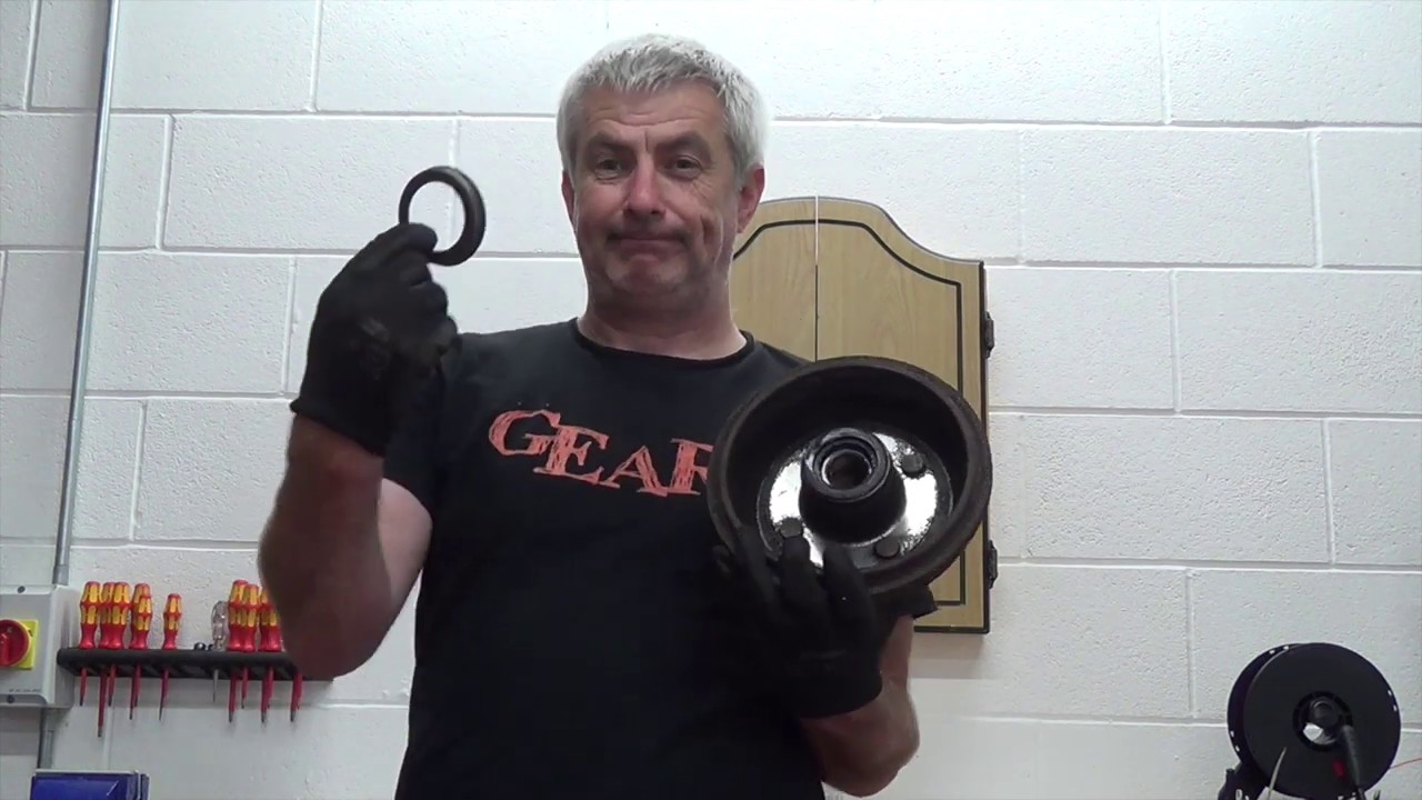Ford KA rear brakes and bearings (2007)