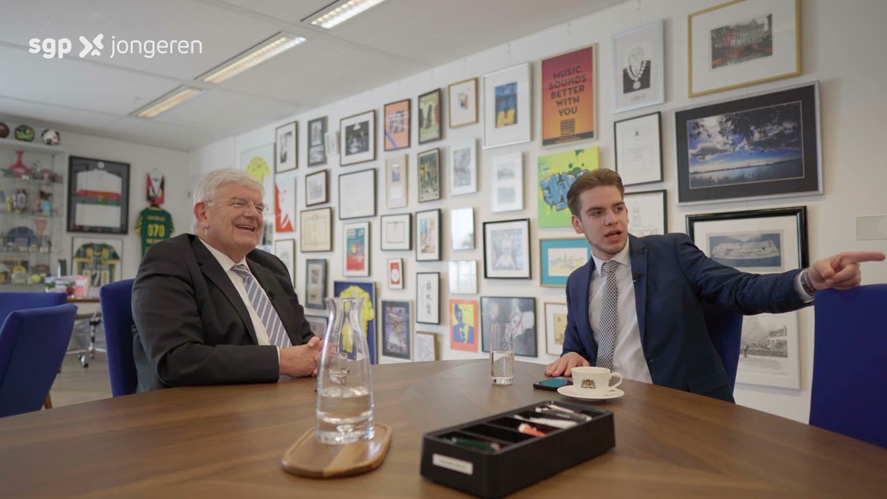 #22 - Een écht Haags Bakkie met de burgemeester van Den Haag - Jan van Zanen