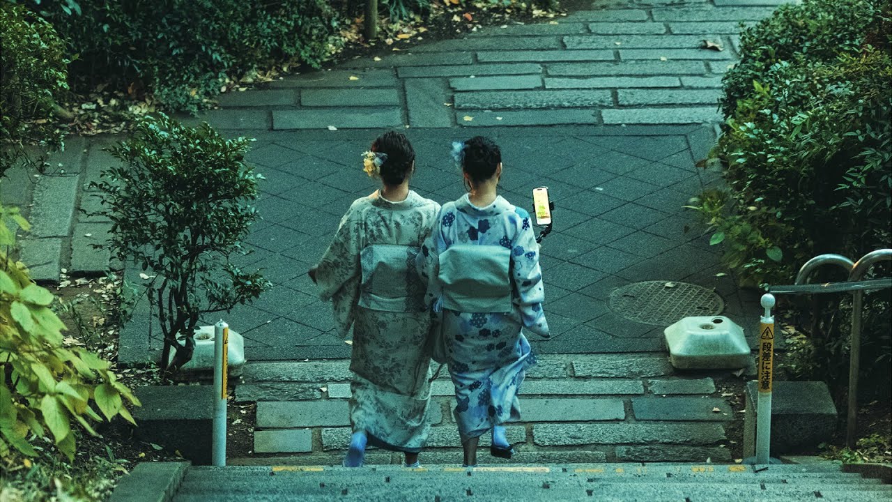 누구나 가끔씩은 사진을 찍는다 / 후지필름 x-t50, Meike 85mm / street photography