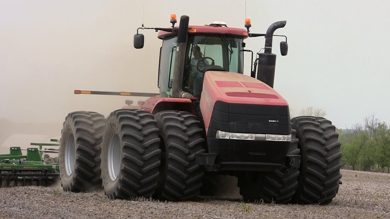 Case IH Steiger 500 Tractor Near Holcomb, Illinois on 4-24-2012