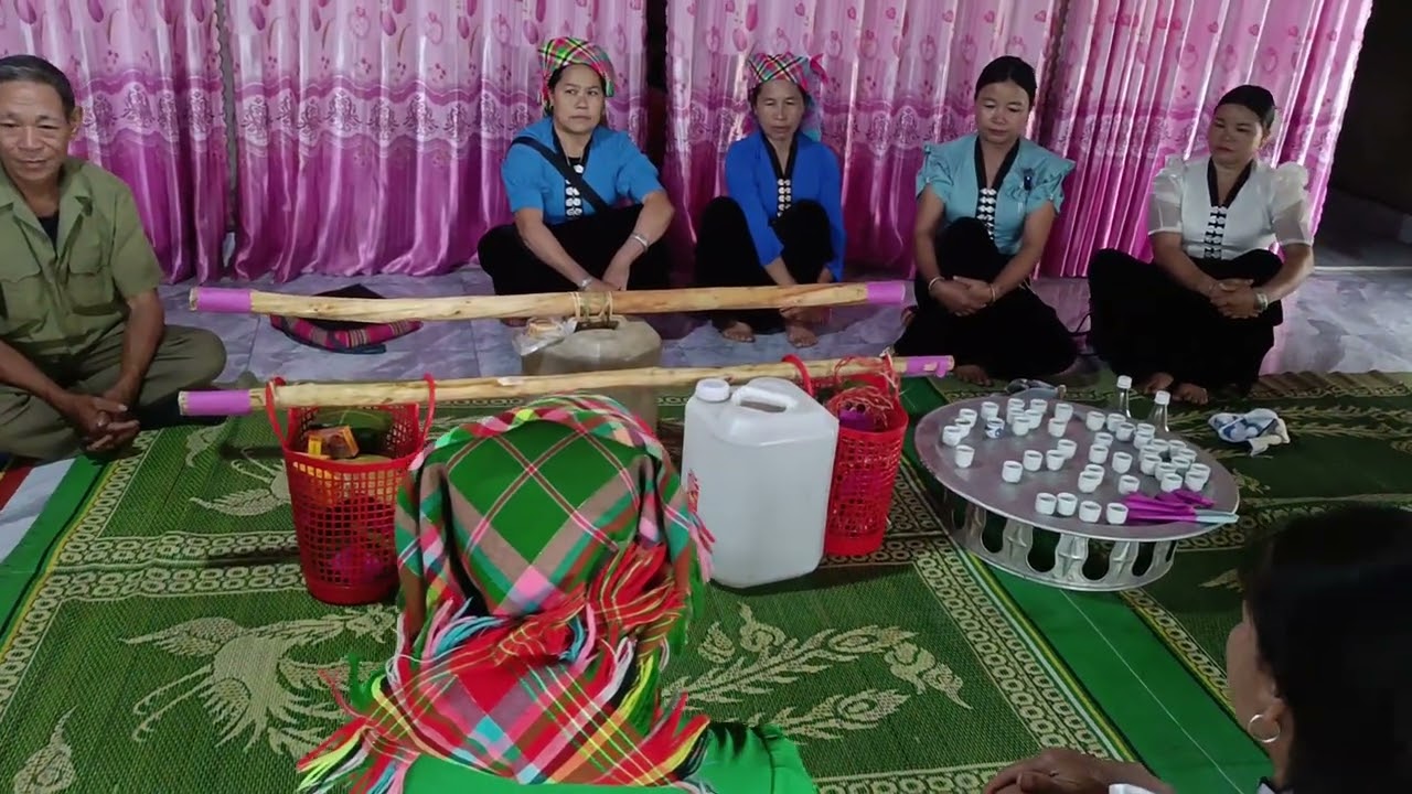 Hát nhặn quà nhà trai 